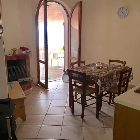 Feriehus In La Marinedda *