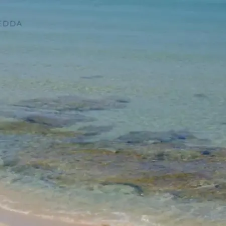 In La Marinedda איזולה רוסה